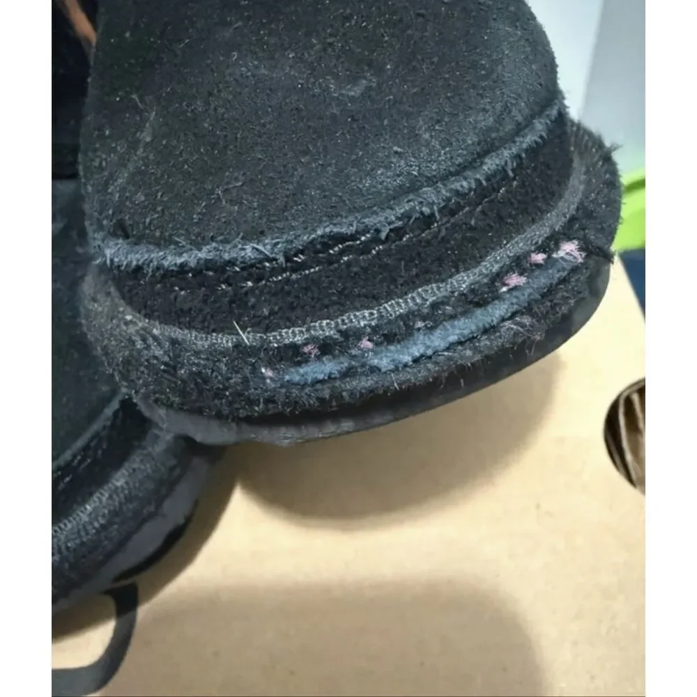 Ugg neumel II child’s size 9